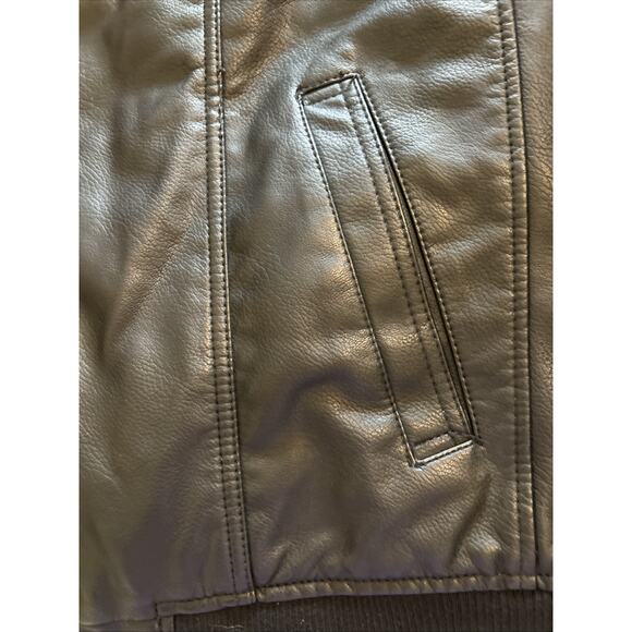 Levi's Men’s Jacket Sz Large Iconic Black Faux Leather Jean Trucker Style Moto - Picture 5 of 16